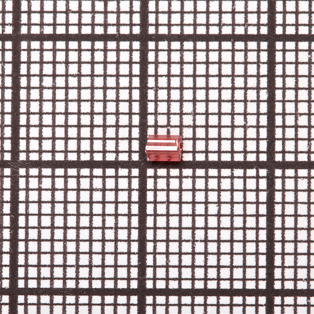 Бисер-рубка (2,1 мм) красный прозрачный 9765