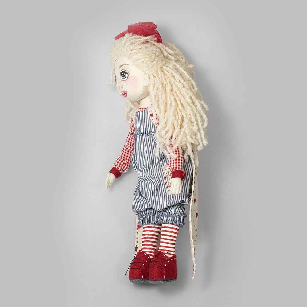 Текстильная кукла с красным бантом и слоненком (ручная работа)