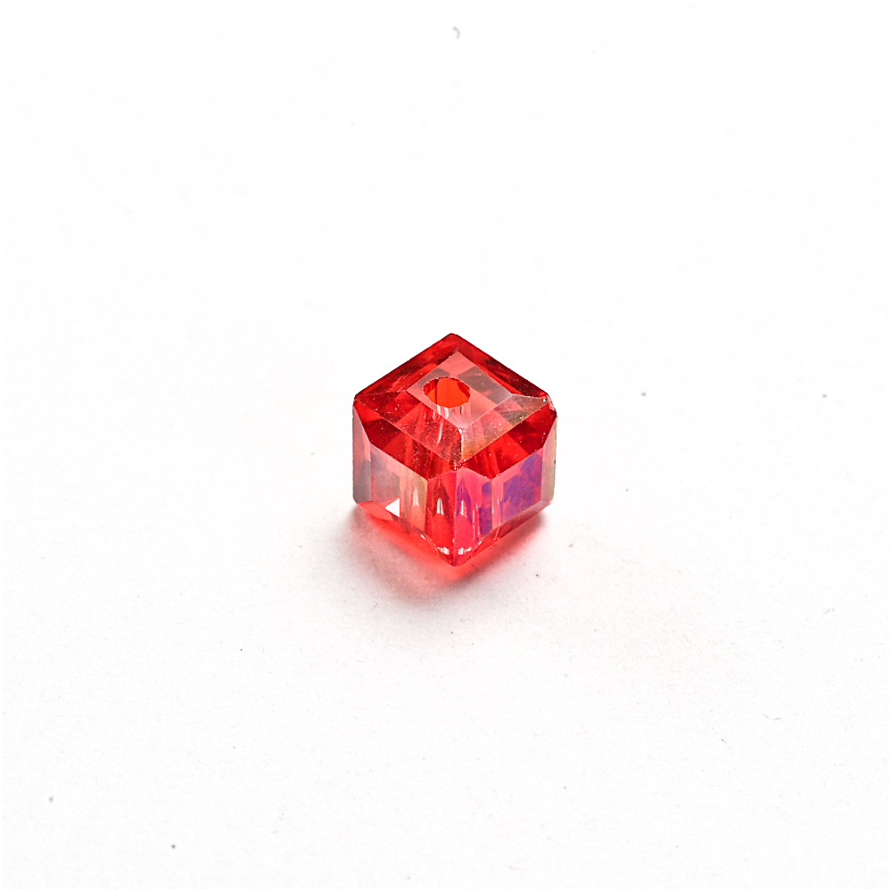 Кришталева намистина в формі куба 6 мм червона райдужна