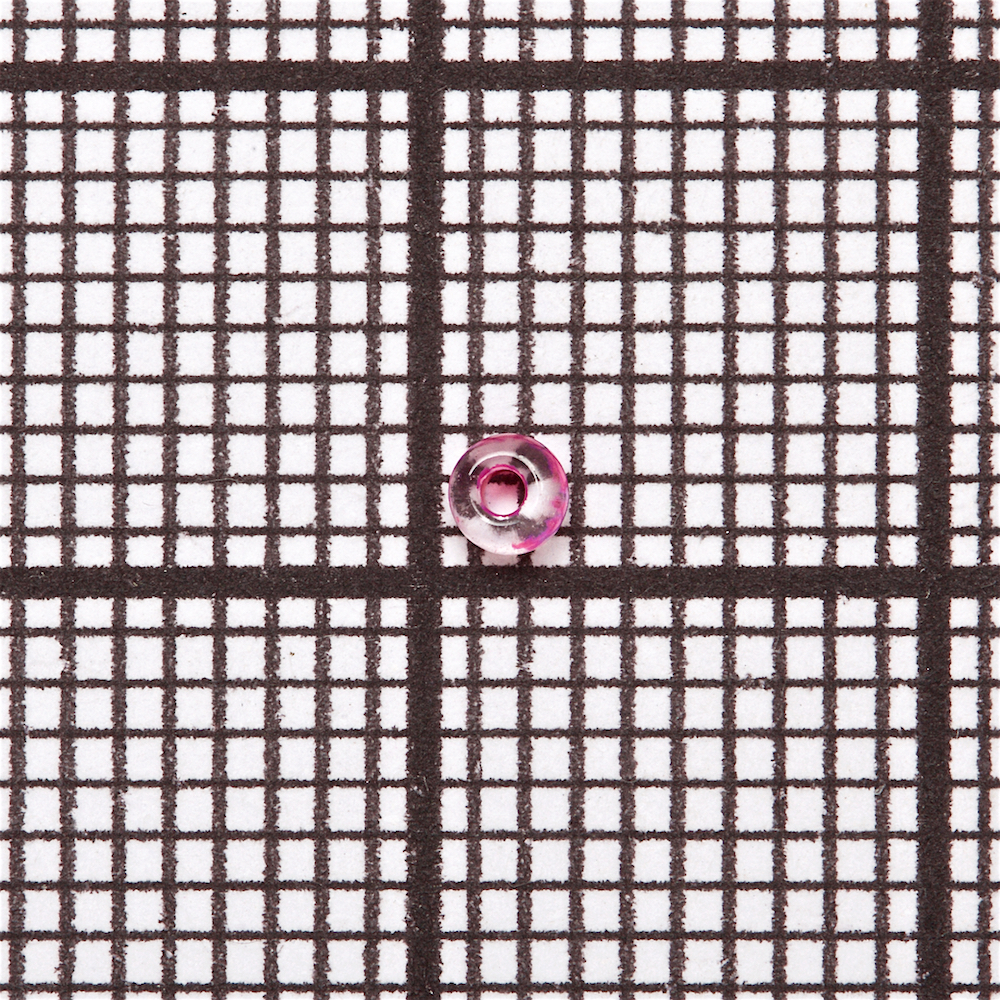 Бисер круглый мелкий 12 (1,8 мм) малиновый прозрачный 9576