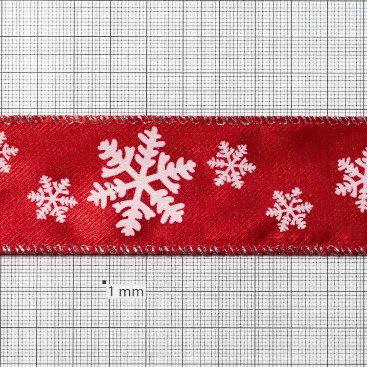 Лента атласная с узором снежинки. 40 мм. Красная.