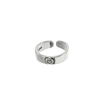 Металлическое кольцо со смайлом серебристое