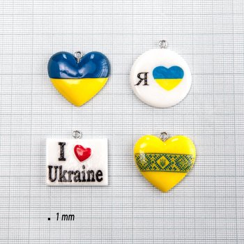 Подвески из полимерной глины. Круглая белая "Я люблю Украину".
