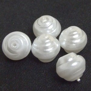 Чеські скляні намистини під перли, білі, 8 мм