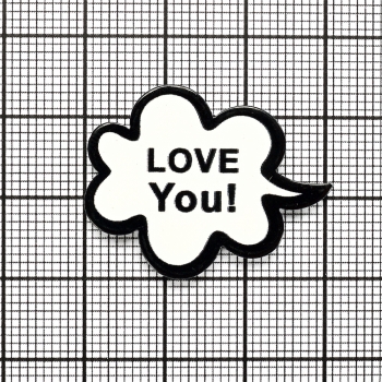 "Love you". Пластиковый клеевой элемент, черно-белый, 27х22 мм